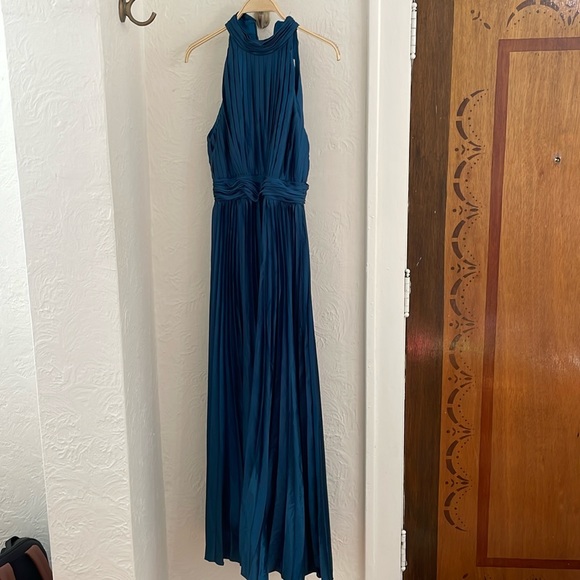 IEENA FOR MACDUGGAL Women's Pleated Gown Size 6 in Navy Blue - Picture 2 of 10